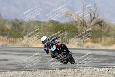 media/Dec-01-2025-Moto Forza (Mon) [[2daa91e15f]]/3-Beginner Group/Session 3 (Turn 3)/